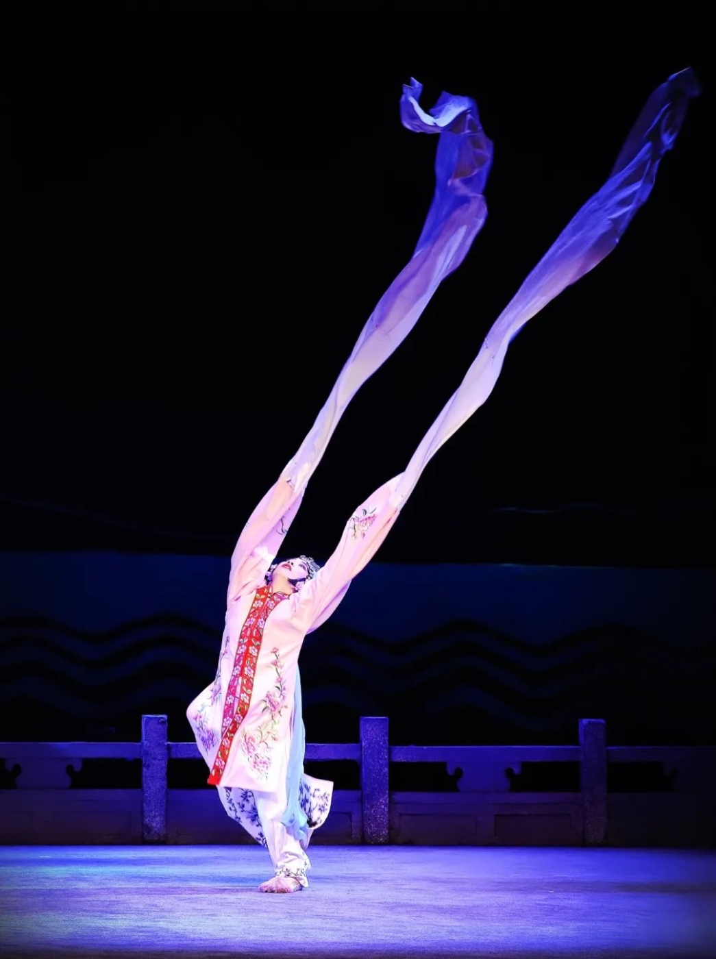 6.荣获“牡丹花”称号的演员马延娜表演《荆钗记》片段.jpg