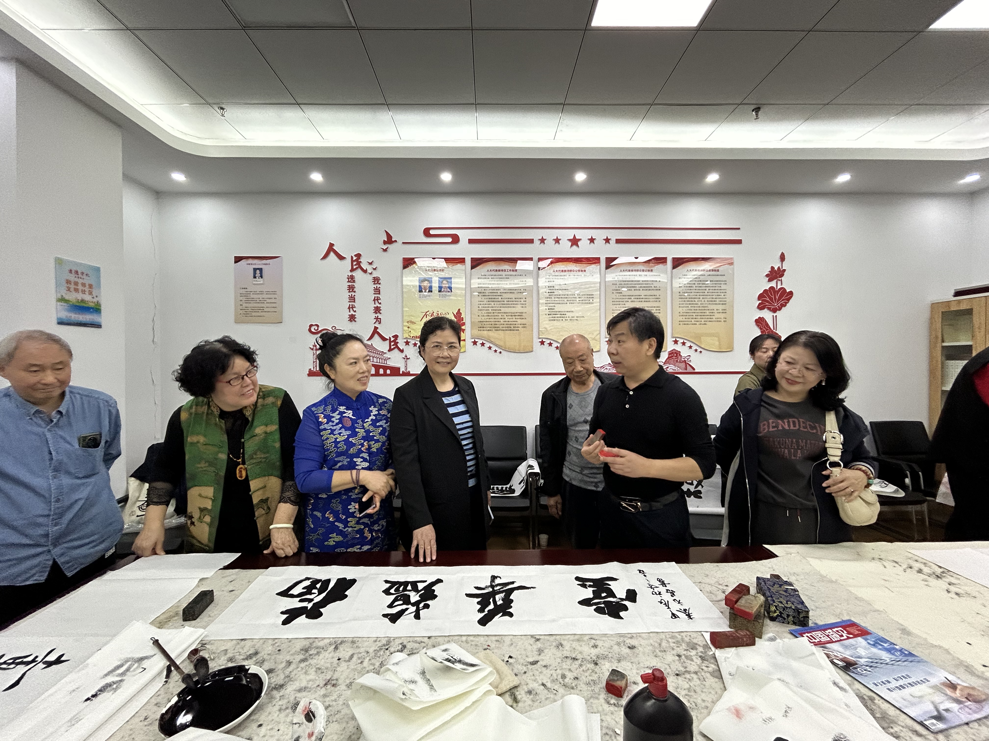 【武昌文联】书法惠民活动走进武汉市武昌区积玉桥街尚隆苑社区_湖北文艺网_湖北省文学艺术界联合会