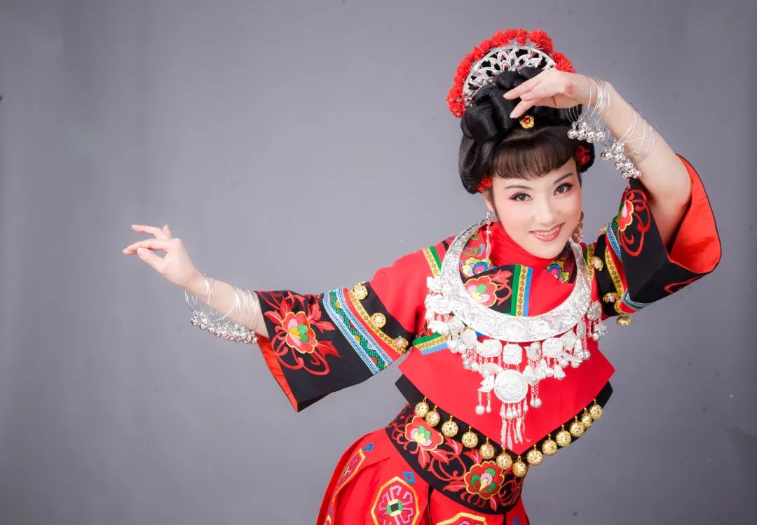 2023“中国非遗年度人物”杨俊:带领157名“戏苗子”,为黄梅戏写下新的时代韵脚_湖北文艺网_湖北省文学艺术界联合会