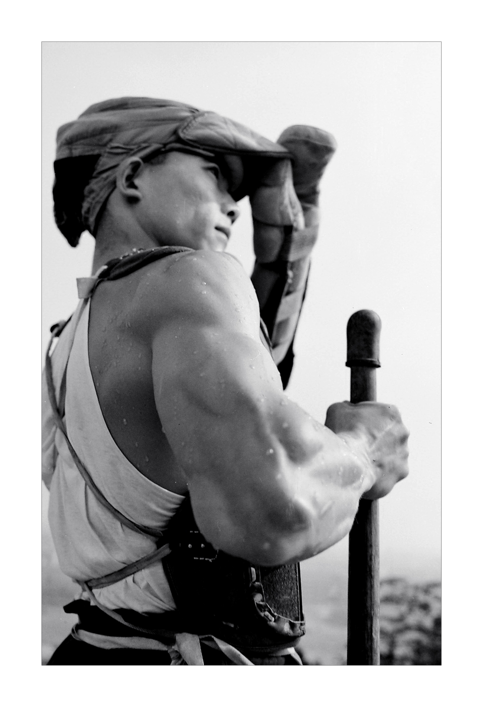 002《优胜者》 1982年获中国人民解放军全军影展金牌奖 002《优胜者》 1982年获中国人民解放军全军影展金牌奖