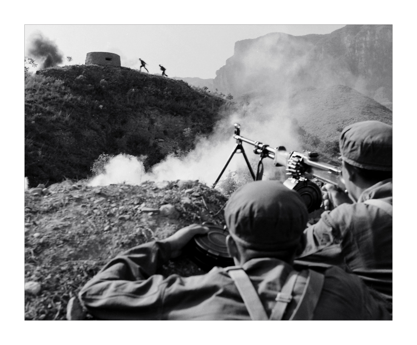 004《炸掉它》1984年获中国人民解放军全军影展铜奖 004《炸掉它》1984年获中国人民解放军全军影展铜奖