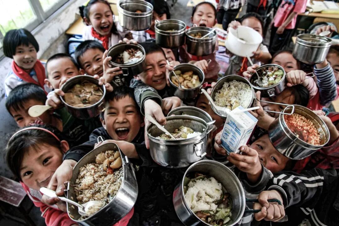 欢乐的午餐 江汉摄.jpg