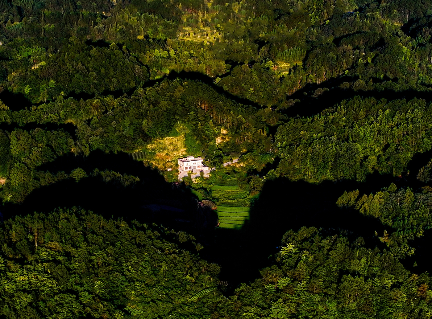 曹宗白《大山深处有人家》 曹宗白《大山深处有人家》