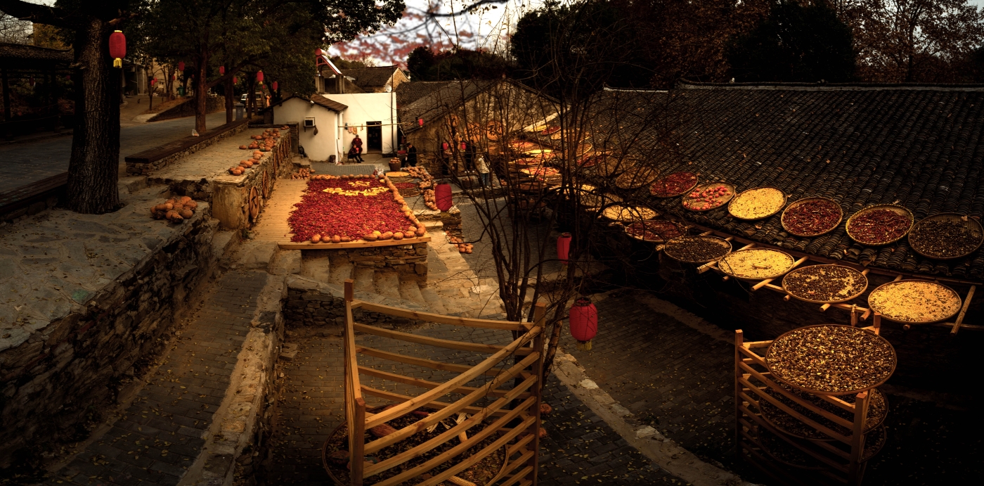 陈卫华《团风县大庙乡:晒秋》 陈卫华《团风县大庙乡:晒秋》