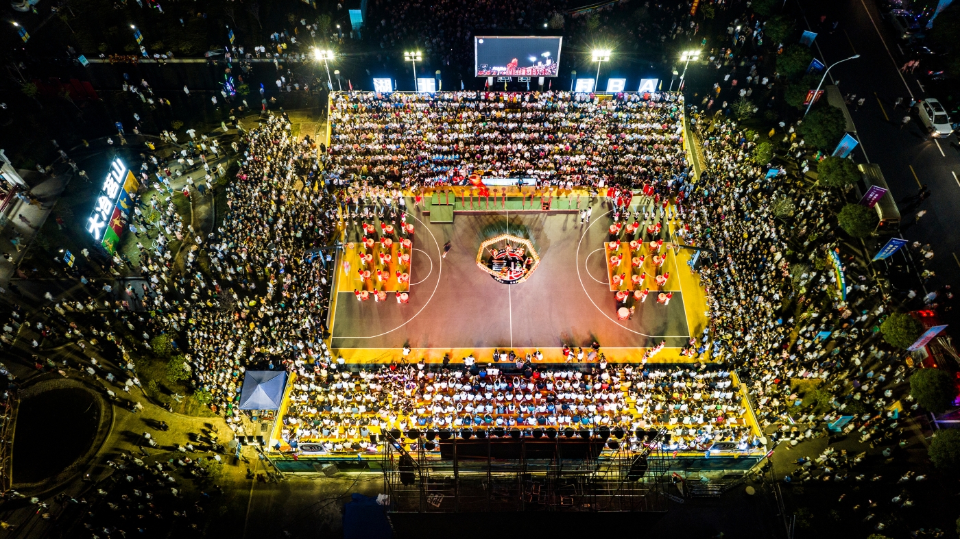 宫少华《乡村盛事》 宫少华《乡村盛事》