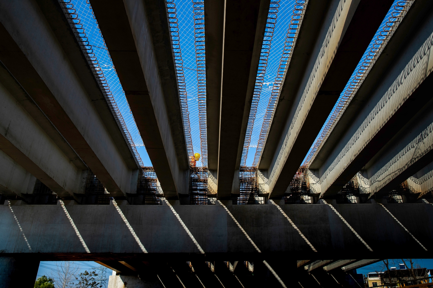 邵万银《筑梦者》 邵万银《筑梦者》