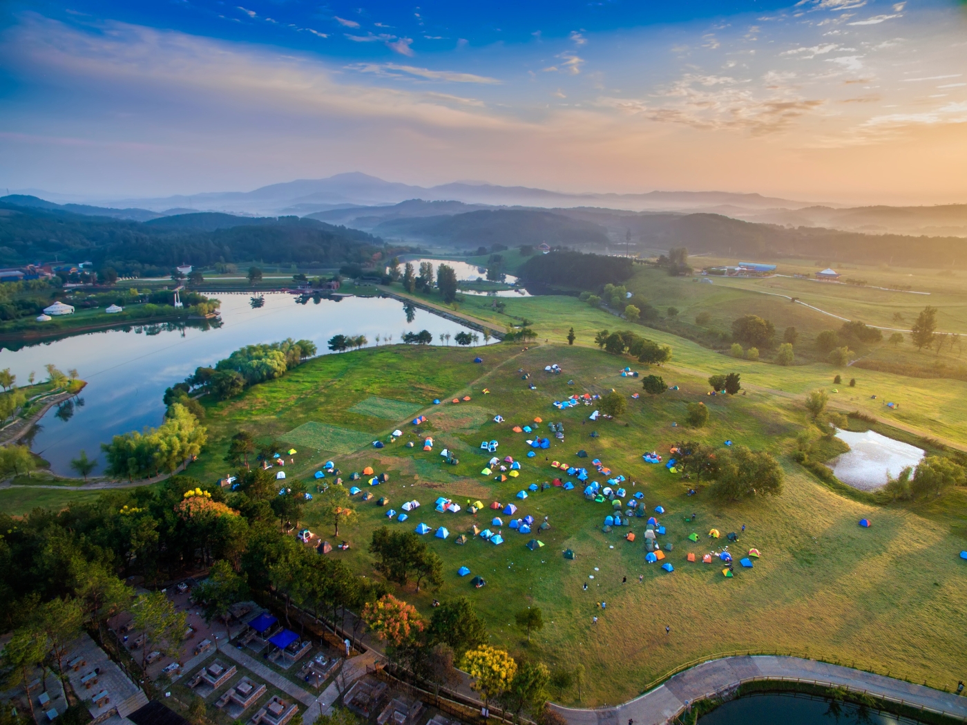 史栋华《梦醒草原》 史栋华《梦醒草原》