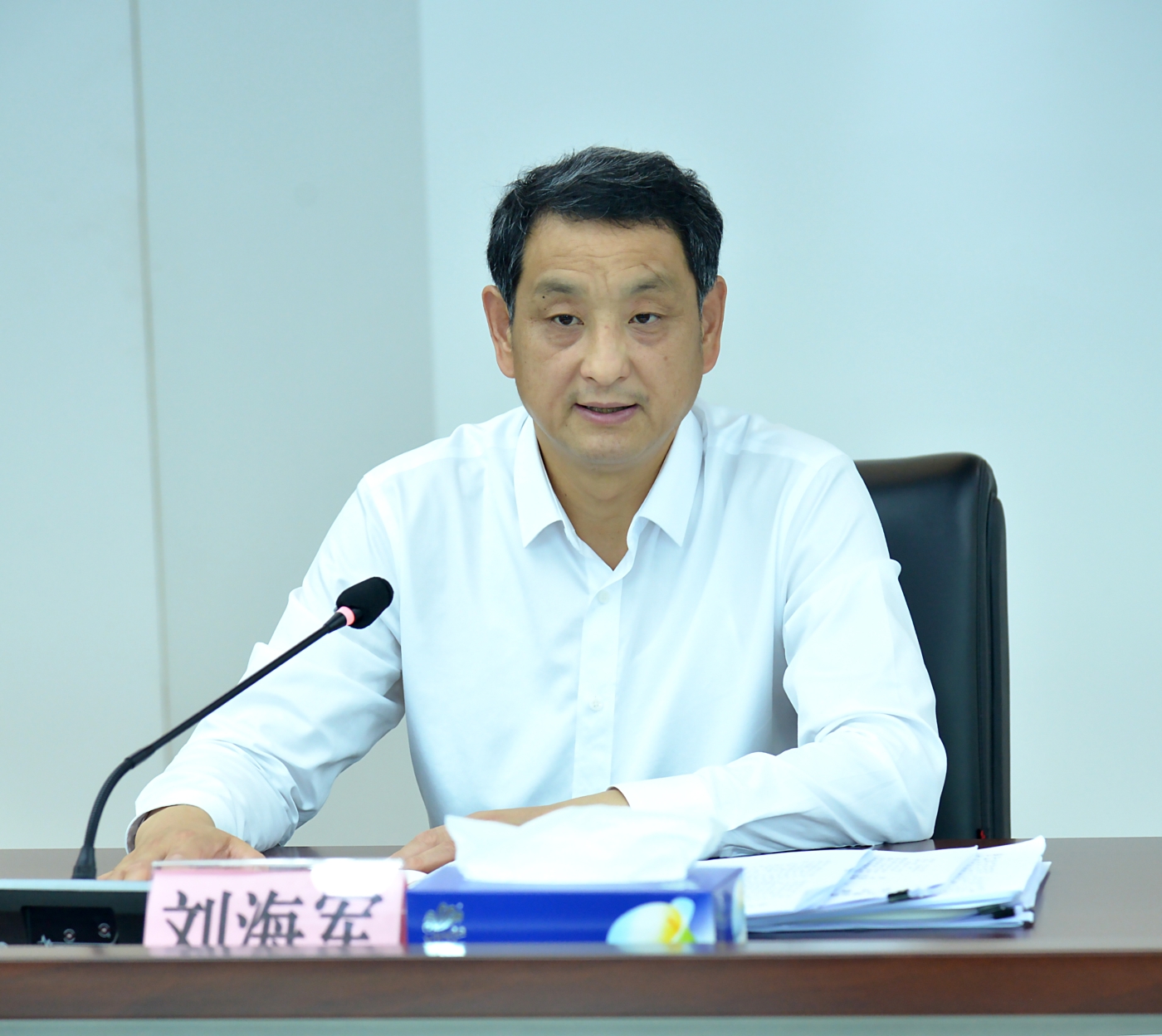 省委宣传部常务副部长刘海军来省文联调研指导