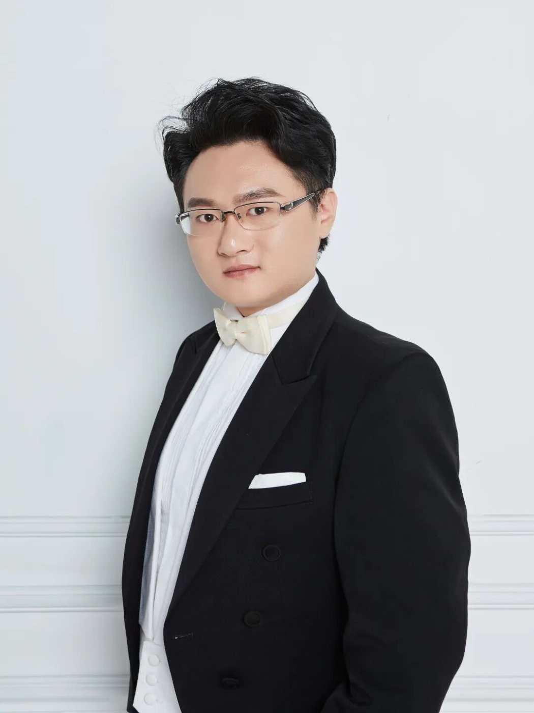 演唱 董研峰.jpg